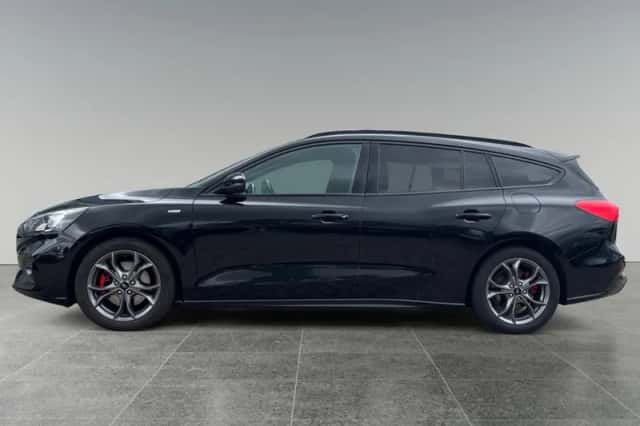 Ford Focus (2021) thumbnail 4