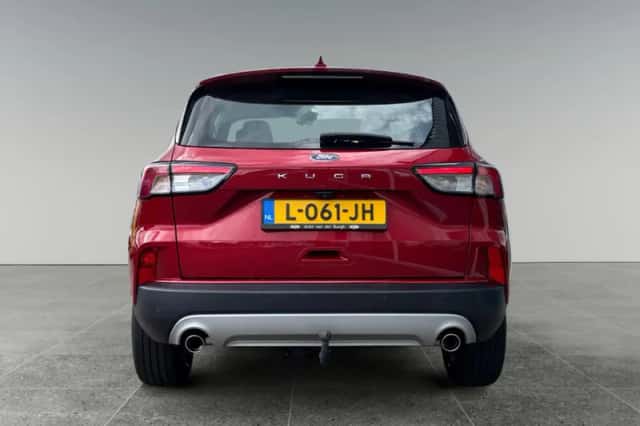 Ford Kuga (2021) thumbnail 4