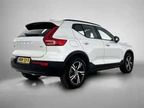 Volvo XC40 (2025) thumbnail 4