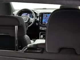 Volvo XC40 (2025) thumbnail 8
