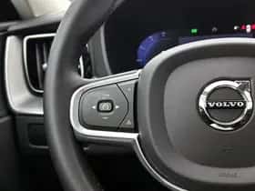 Volvo XC60 (2022) thumbnail 6