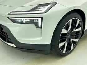 Polestar 4 (2024) thumbnail 9