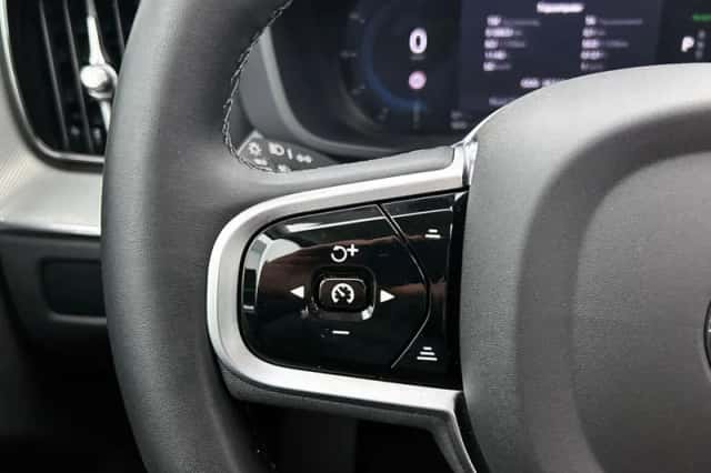 Volvo XC60 (2025) thumbnail 6