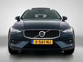 Volvo V60 (2023) thumbnail 5