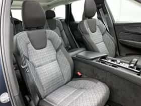 Volvo XC60 (2024) thumbnail 36
