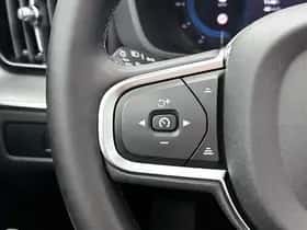 Volvo XC60 (2024) thumbnail 6