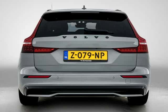 Volvo V60 (2024) thumbnail 3