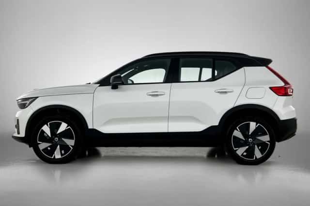 Volvo XC40 (2024) thumbnail 2