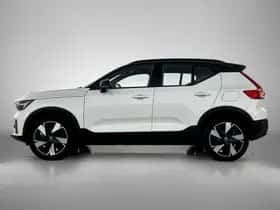 Volvo XC40 (2024) thumbnail 2