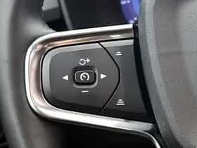 Volvo XC40 (2024) thumbnail 6