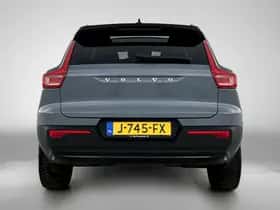 Volvo XC40 (2020) thumbnail 3