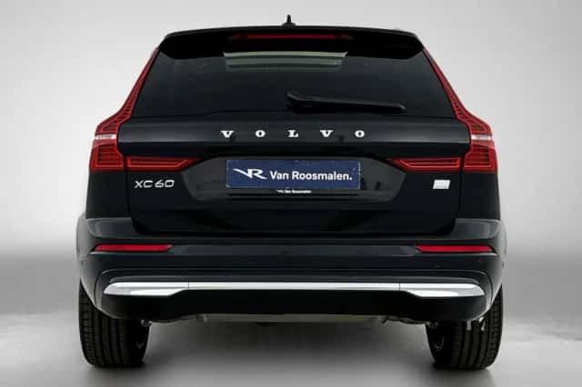 Volvo XC60 (2024) thumbnail 3