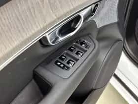 Volvo XC90 (2025) thumbnail 37