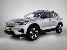 Volvo XC40 (2023) thumbnail 2