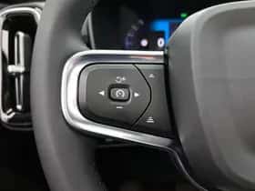 Volvo XC40 (2023) thumbnail 7