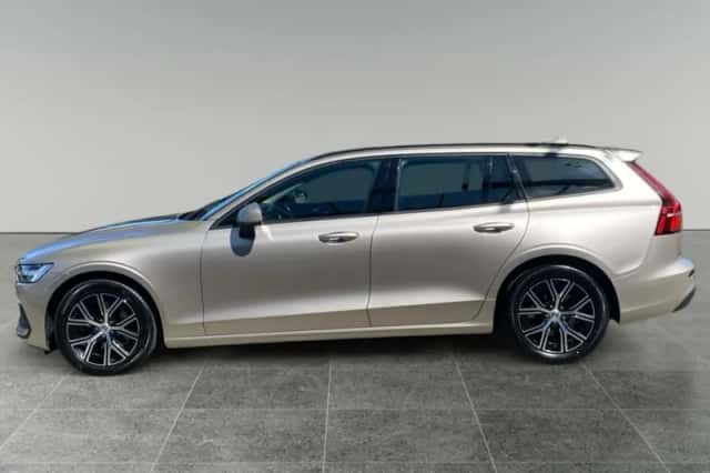 Volvo V60 (2022) thumbnail 3