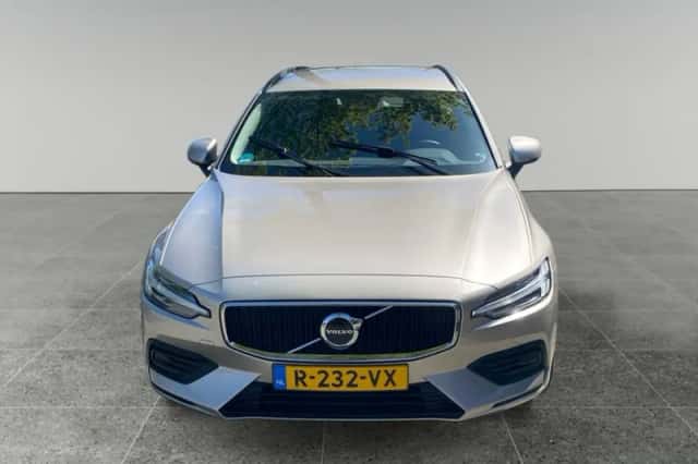 Volvo V60 (2022) thumbnail 4