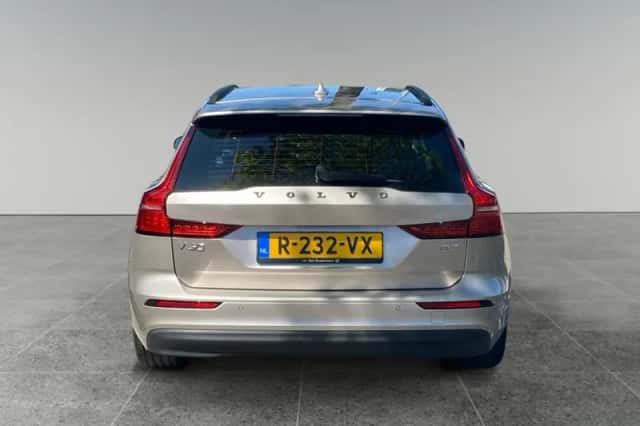 Volvo V60 (2022) thumbnail 6