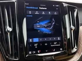 Volvo XC60 (2022) thumbnail 16