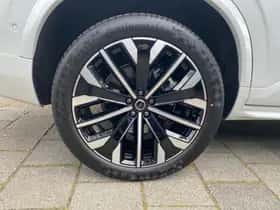 Volvo XC90 (2025) thumbnail 6