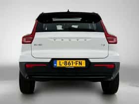 Volvo XC40 (2021) thumbnail 3