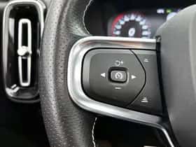 Volvo XC40 (2021) thumbnail 6