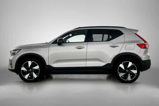 Volvo XC40 (2024) thumbnail 2