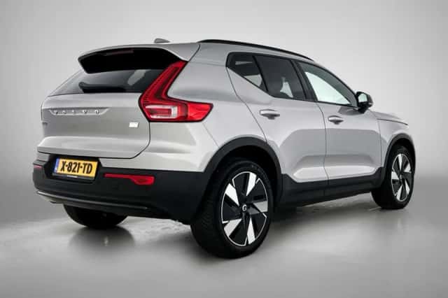 Volvo XC40 (2024) thumbnail 4