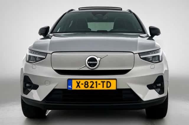 Volvo XC40 (2024) thumbnail 5