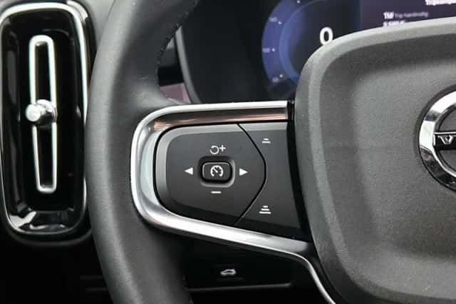 Volvo XC40 (2024) thumbnail 6