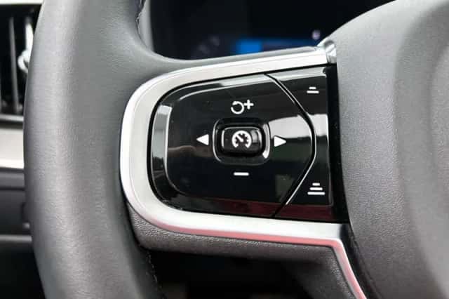 Volvo XC60 (2025) thumbnail 6