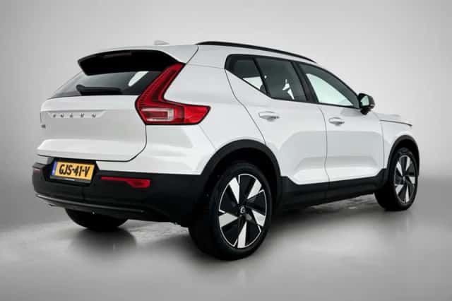 Volvo EX40 (2024) thumbnail 4