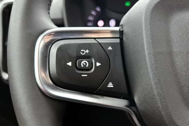 Volvo EX40 (2024) thumbnail 6
