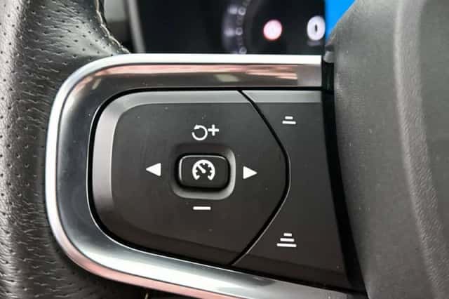 Volvo XC40 (2021) thumbnail 6