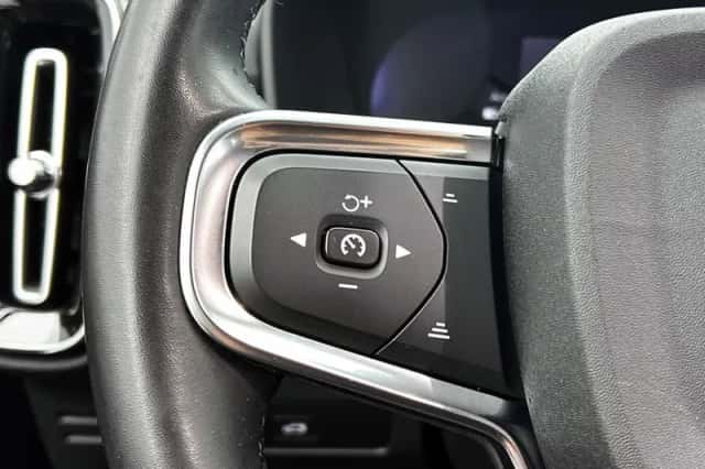 Volvo XC40 (2023) thumbnail 6