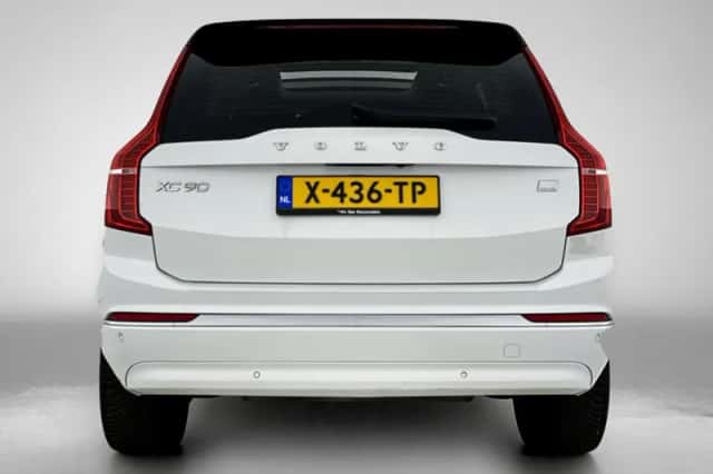 Volvo XC90 (2022) thumbnail 3