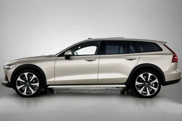 Volvo V60 (2024) thumbnail 2