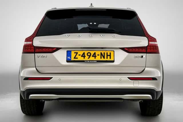 Volvo V60 (2024) thumbnail 3