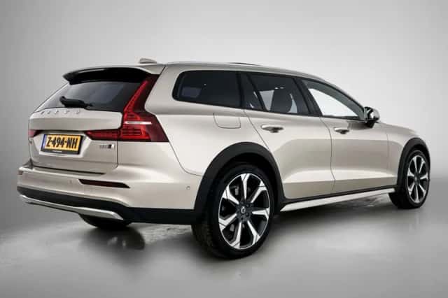 Volvo V60 (2024) thumbnail 4