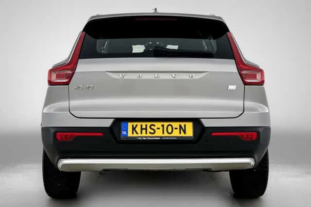 Volvo XC40 (2022) thumbnail 3
