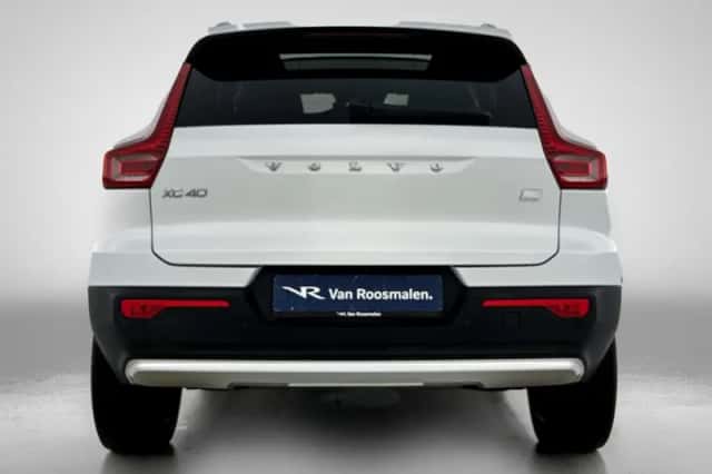 Volvo XC40 (2022) thumbnail 3