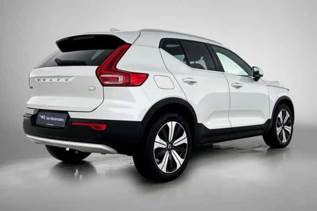 Volvo XC40 (2022) thumbnail 5