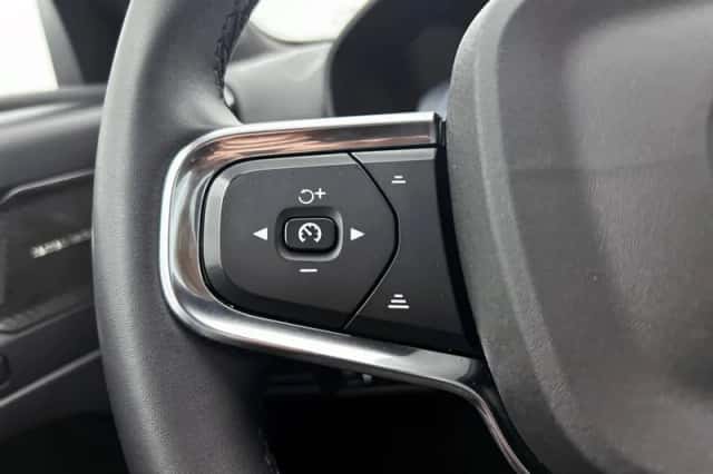 Volvo XC40 (2022) thumbnail 6