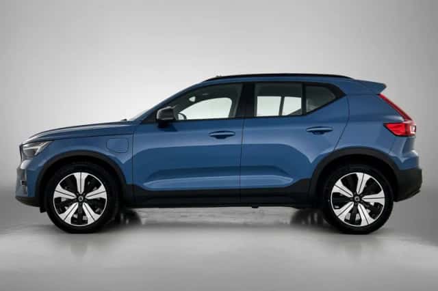 Volvo XC40 (2022) thumbnail 2