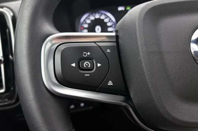 Volvo XC40 (2022) thumbnail 6