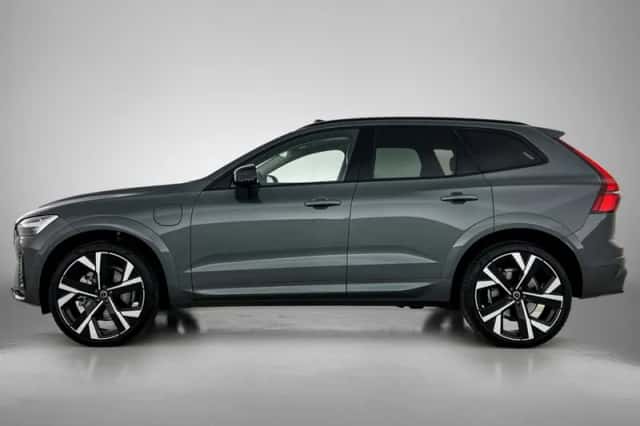 Volvo XC60 (2025) thumbnail 2