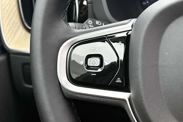 Volvo XC60 (2025) thumbnail 6