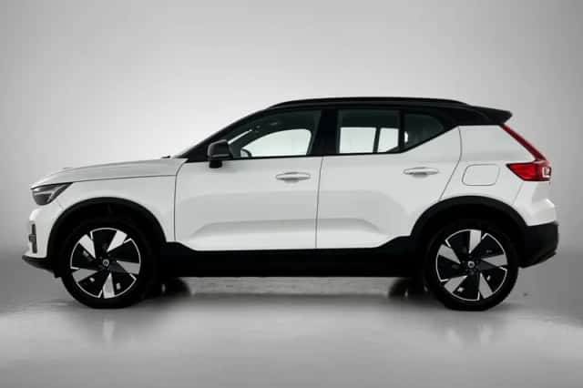 Volvo EX40 (2024) thumbnail 2
