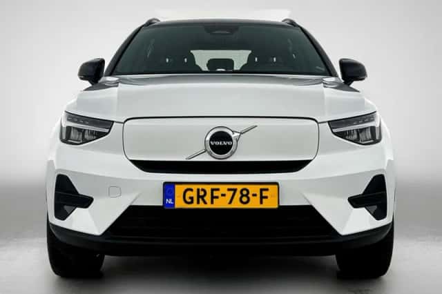 Volvo EX40 (2024) thumbnail 5
