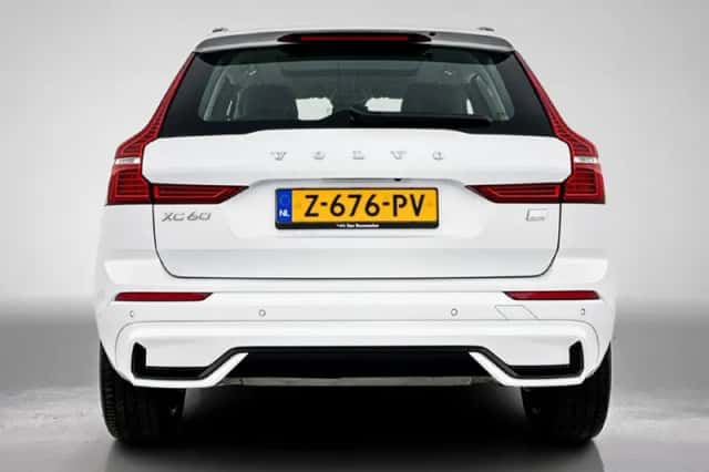 Volvo XC60 (2024) thumbnail 3